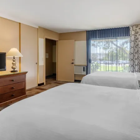 Carlton Oaks Lodge, Ascend Hotel Collection Отели рядом с достопримечательностью «Парк Лейк-Мюррей»