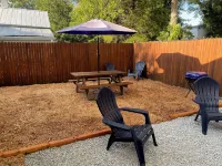 3 Br  Dtown Bungalow, Walkable to Riverfront, Restaurants & Retail, Yard Updates Hotels near SandiCastles