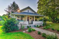 Restored Mars Hill Home on 1 Acre Walk to Town! - parking