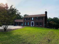 The Franklin Estate - Suite D-Private Apt-King Bed