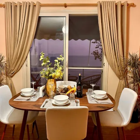 Stunning Seaview 10s Beach AC Fast WiFi