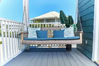 1Br/1ba, A Minutes Walk from the Beach!