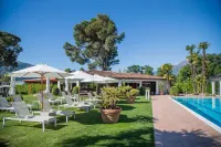 Villa Favorita - Parkhotel Delta - Pools
