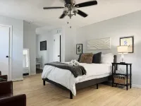 Downtown EVV Studio / Chandler C