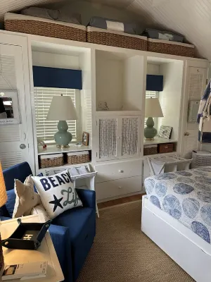 Charming StoneHarbor WATERFRONT back-bay cottage minutes to beautiful SH beaches Hotel a Middle Township