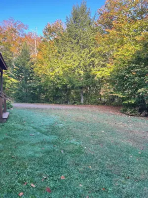 Cozy cabin, amazing location for snowmobiling, skiing, hiking, climbing. Các khách sạn gần Moss Lake