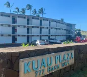 Locally-owned, eco-friendly condo on Road to Hāna. 2-min walk to beach & seafood Hotels in Paia