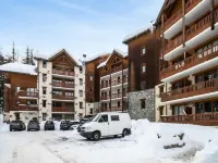 Apartment in Hautes-Alpes with Ski-In Access - 2-Star