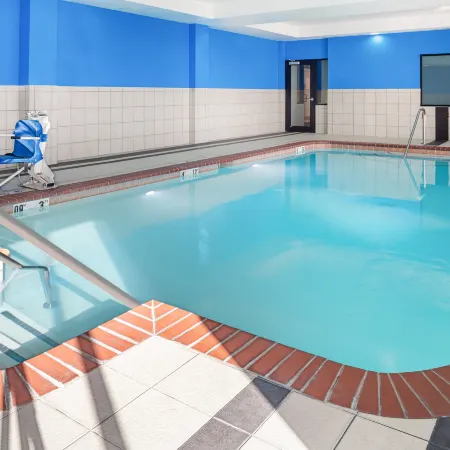 Holiday Inn Express & Suites COLUMBUS EDINBURGH by IHG