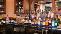 Holiday Inn & Suites WARREN by IHG - bar