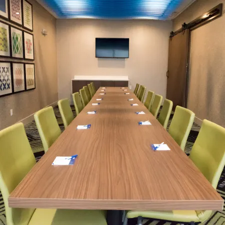 Holiday Inn Express & Suites DAYTON SW - UNIVERSITY AREA by IHG