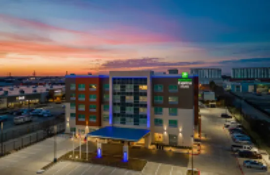 Holiday Inn Express & Suites HOUSTON MEMORIAL - CITY CENTRE by IHG Hotels near Memorial City
