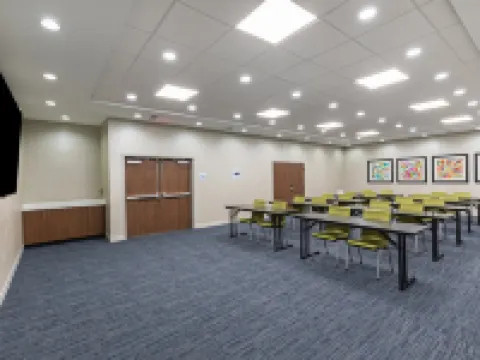 Holiday Inn Express & Suites PURCELL by IHG Hotels in McClain County