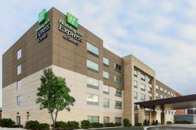 โรงแรม ฮอลิเดย์ อินน์ เอ็กซ์เพรส แอนด์ สวีทส์ ชิคาโก โอแฮร์ แอร์พอร์ต บาย IHG