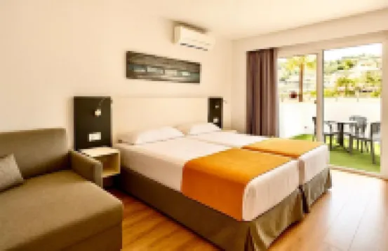 Hotel Malibu Park Hotels near Playas de Troya