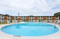 Quality Inn - Swimmingpools