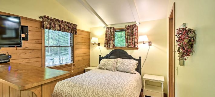 Cozy Cottage Duplex Walk to Peninsula State Park! Hotels in Gibraltar