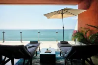 Ocean Front 2 Bedroom with Pool & Ocean Views