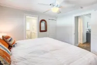 Naples Vacation Home Private Pool and Hot Tub! - Wifi