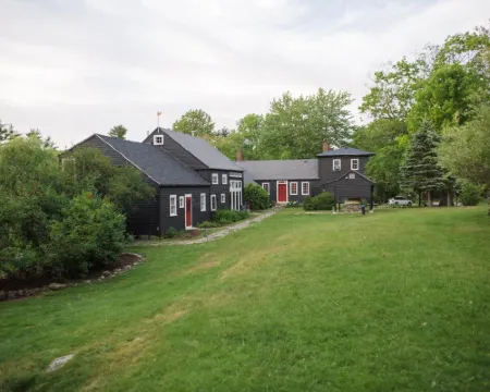 Squire Tarbox Inn Hotels in Lincoln County