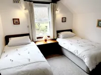 Lovely Waterfront Cottage With Stunning sea Views and log Fire