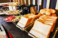 HOTEL SEVEN - breakfast