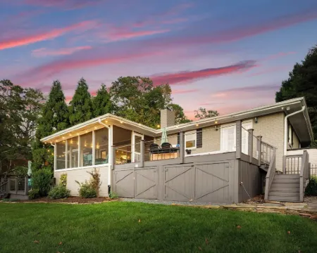 Dock, Hot Tub & Kayaks on Lake Norman Lakeside Gem by Avantstay Hotels in Westport