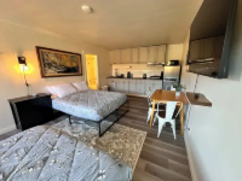 Basecamp Hotels in Bonner County