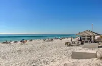 Studio w/ Pool Access - Walk to Miramar Beach! - Huoneistot