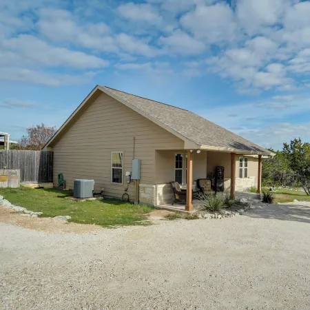 New Braunfels Home w/ Pool 2 Mi to Guadalupe River