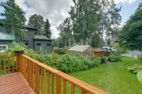 Downtown Anchorage Vacation Rental w/ Garden Views - شرفة