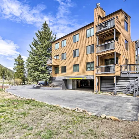 Keystone Mountain Getaway: Walk to Ski Lifts