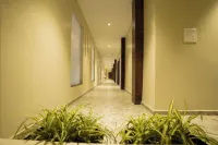 The Amber Hotel - 3-Star