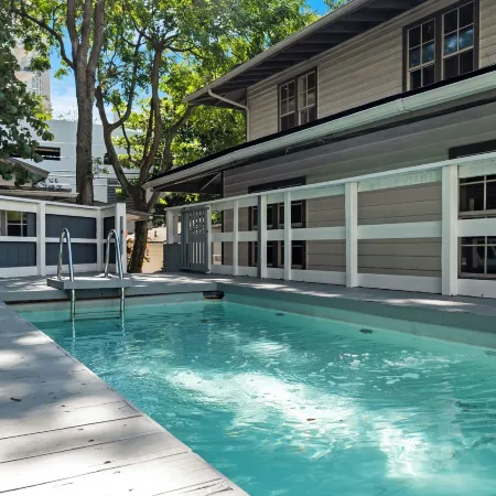 7BD Downtown Oasis Pool