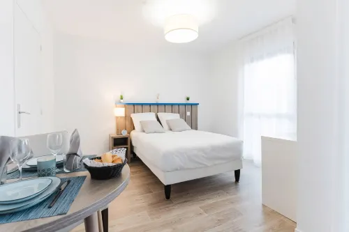 Quality Suites Saint-Malo - 2-Star