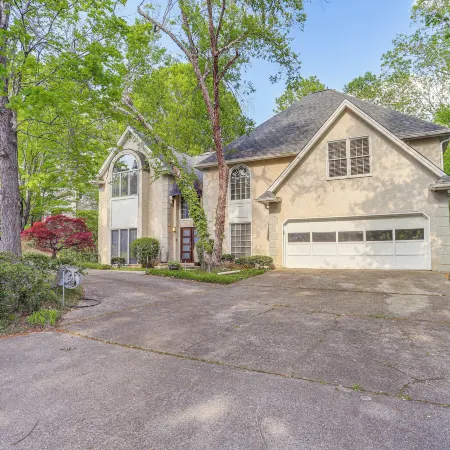 3 Mi to Roswell Riverwalk: Spacious Getaway!