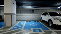 Guri Galmae Indi Present Hotel - Parkplatz
