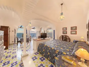 ホテル ラ トナレラ