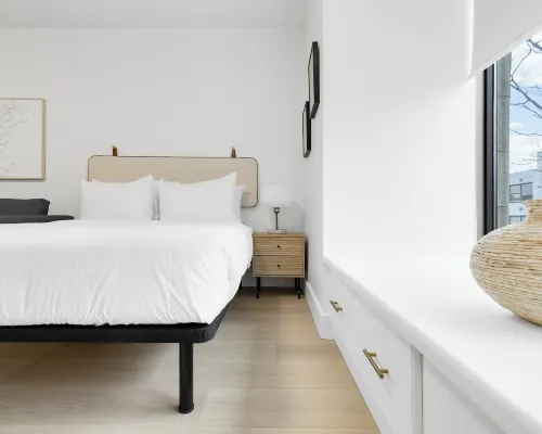 Le Mystral Hotels near Mile-End