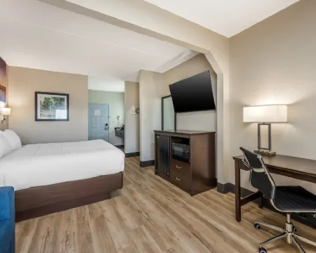 Clarion Pointe Louisville East Hotels in Jefferson County
