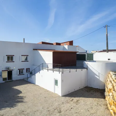 HH 06 - 2 Bed Apartment in Olive Hills Guesthouse