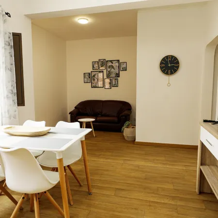 B87 - Windmill 2 Bed Apartment in Odiaxere