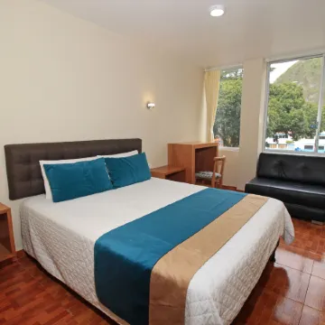 Hostal Plaza by Elvita