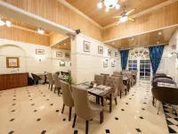 Luxe Avenue Hotel Hotels near Shisha Lounge
