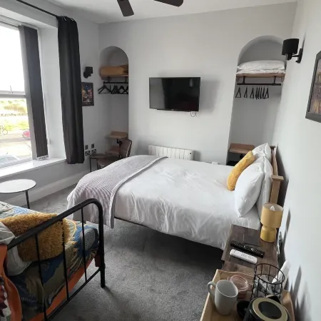 Hoopers Sandy Beach Guest Rooms