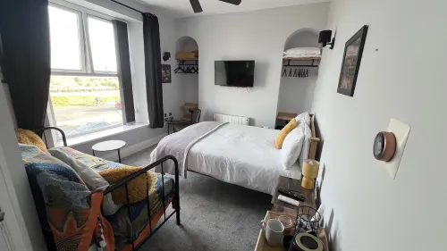 Hoopers Sandy Beach Guest Rooms - Baarit