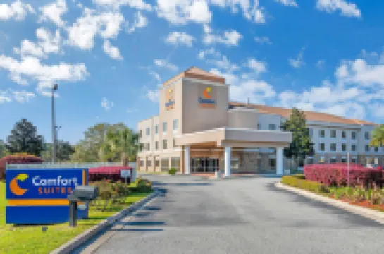 Comfort Suites Brunswick Hotels in 