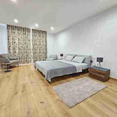 Stunning Seafront Portomaso Apartment w/terraces Rooms