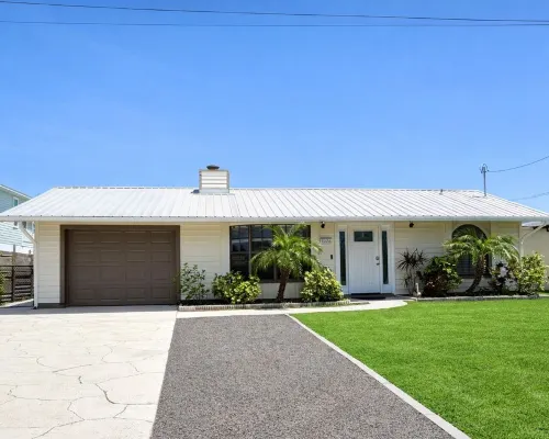 Paradise - Golf Cart Rental, Kayaks, Paddle Boat, Fishing & Swimming Hotels in Hernando Beach