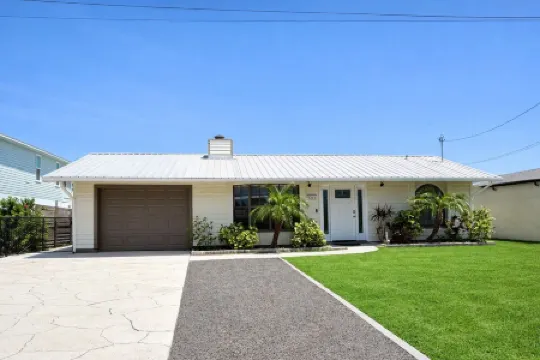 Paradise - Golf Cart Rental, Kayaks, Paddle Boat, Fishing & Swimming